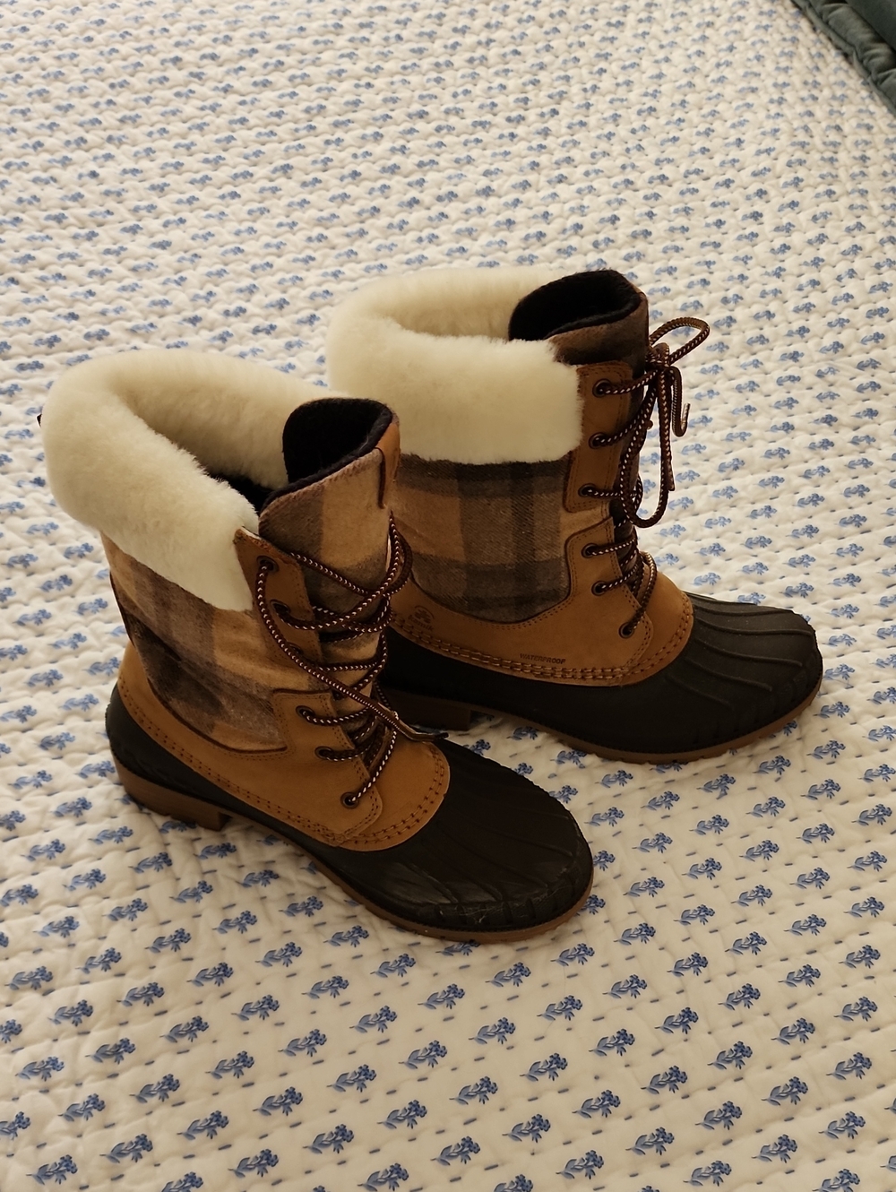 Kamik Sienna Cuff Women’s Waterproof Plaid Winter Duck Boots Tan Size 9